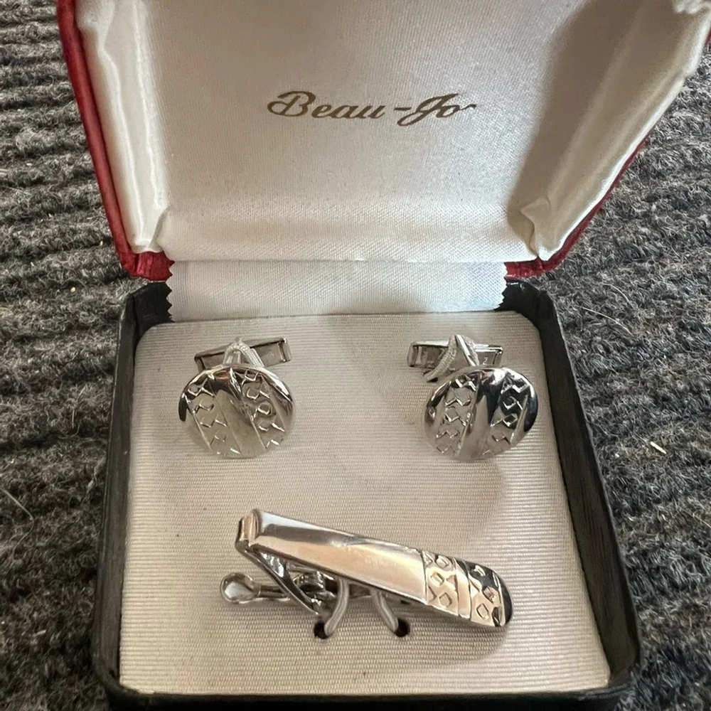 Vintage Beau-Jo Tie Clip and Cuff Links Set-NIB